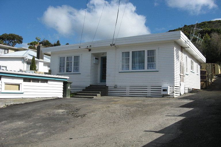 Photo of property in 14 Bledisloe Crescent, Wainuiomata, Lower Hutt, 5014
