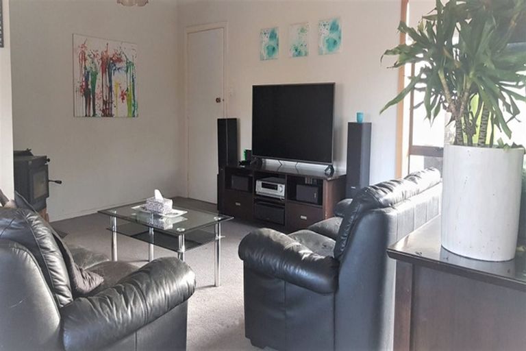 Photo of property in 10 Emlyn Place, Avondale, Christchurch, 8061