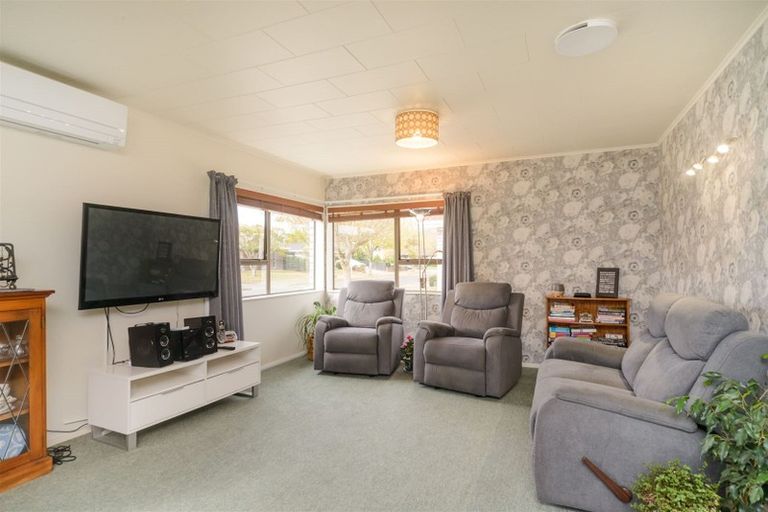 Photo of property in 49 Chippendale Crescent, Highbury, Palmerston North, 4412