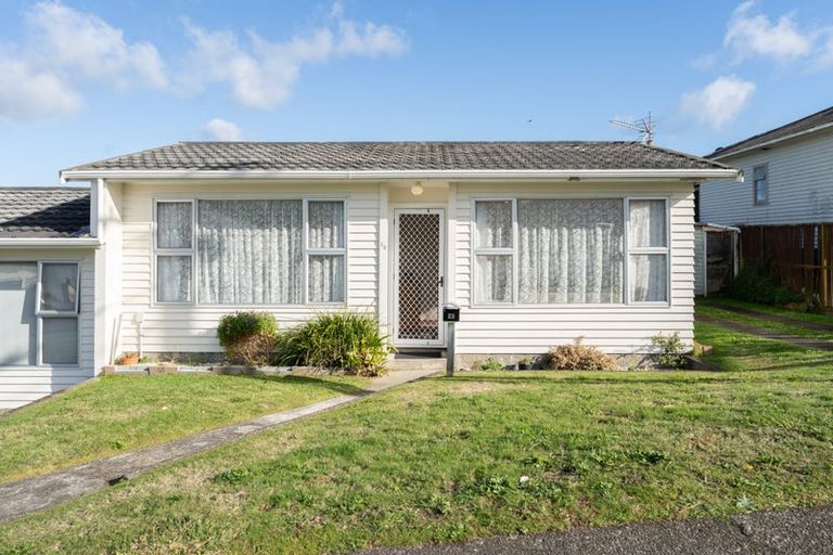 Photo of property in 1e Herewini Street, Titahi Bay, Porirua, 5022