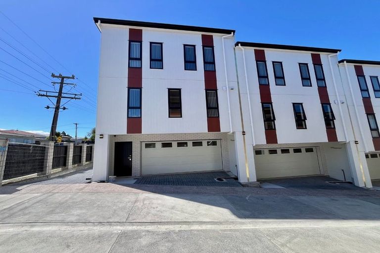 Photo of property in 41b Kelwyn Road, Kelston, Auckland, 0602