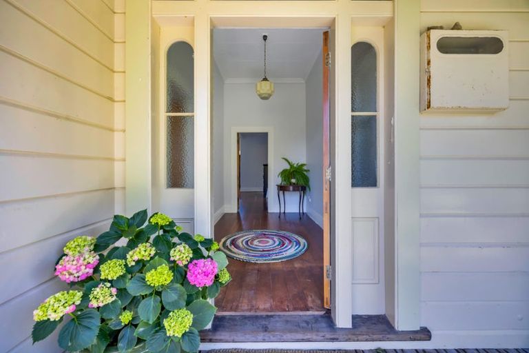 Photo of property in 207 Egmont Street, Patea, 4520