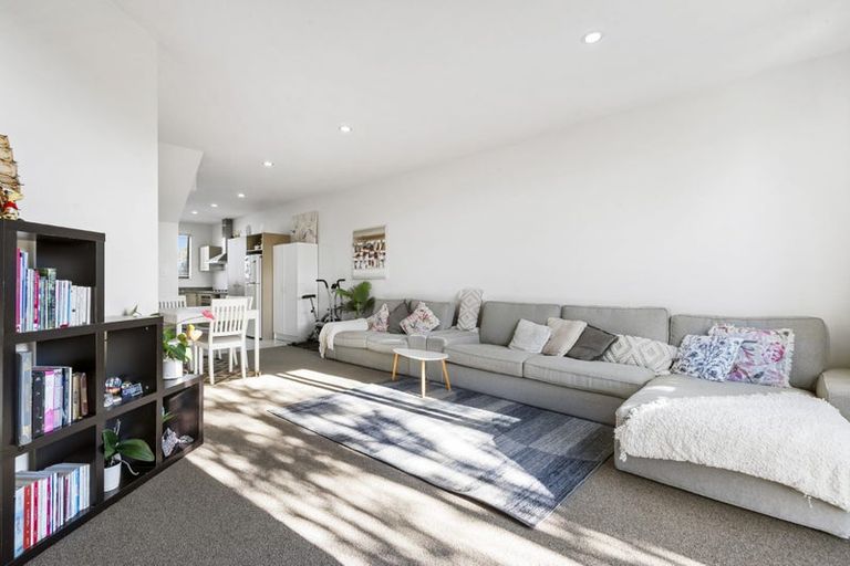 Photo of property in 24/22 Northcross Drive, Oteha, Auckland, 0632