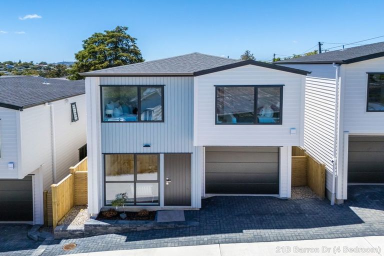 Photo of property in 21c Barron Drive, Green Bay, Auckland, 0604