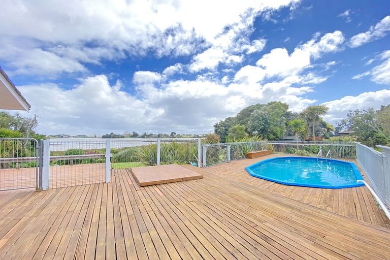 Photo of property in 65 Edgewater Drive, Pakuranga, Auckland, 2010