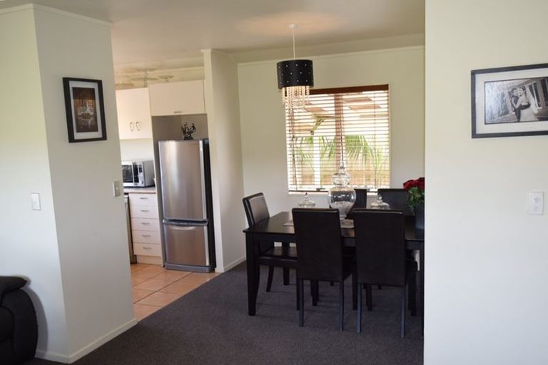 Photo of property in 2/45 Charlotte Street, Stanmore Bay, Whangaparaoa, 0932