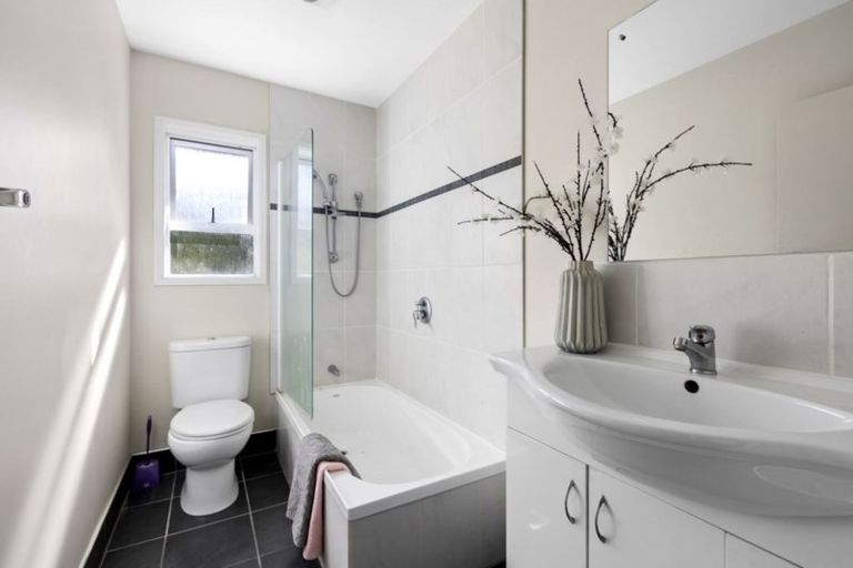 Photo of property in 4 Sudan Avenue, Milford, Auckland, 0620