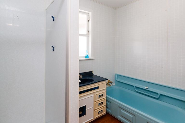 Photo of property in 5 Tararua Terrace, Cloverlea, Palmerston North, 4412