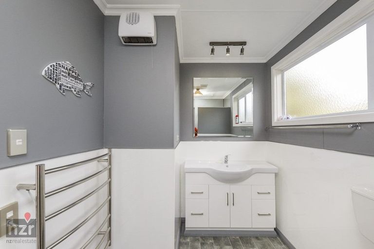 Photo of property in 20 Kuku Street, Tangimoana, 4822