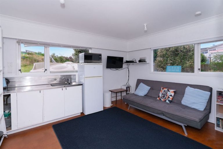 Photo of property in 82 Kahukura Avenue, Waitarere Beach, Levin, 5510