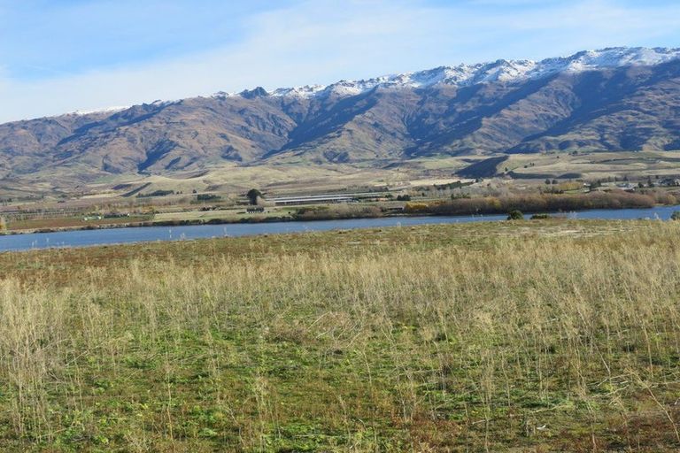 Photo of property in 38 Lakefront Terrace, Northburn, Cromwell, 9383