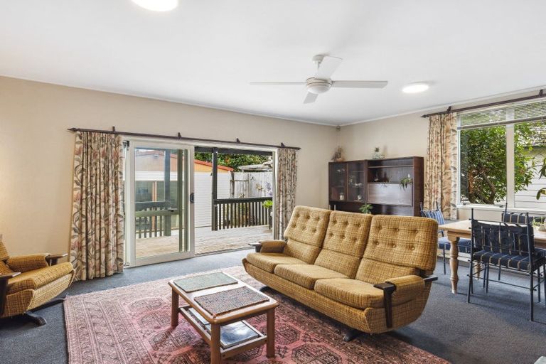 Photo of property in 43 Leinster Avenue, Raumati South, Paraparaumu, 5032