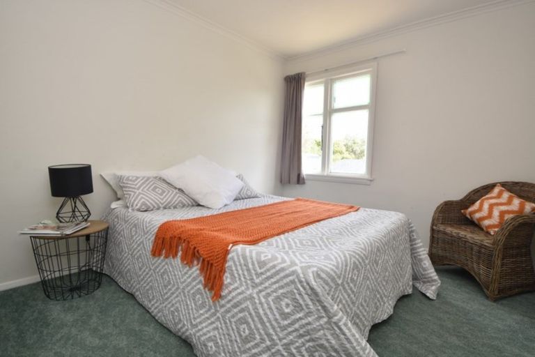 Photo of property in 74 Kent Street, Carterton, 5713