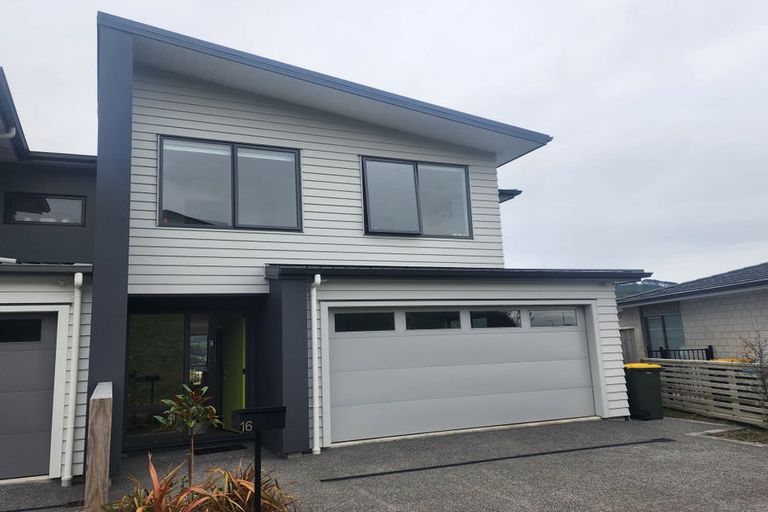 Photo of property in 16 Omaka Place, Aotea, Porirua, 5024