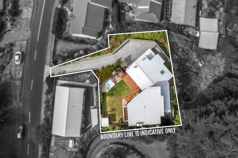 Photo of property in 8 Tiromoana Road, Raumati South, Paraparaumu, 5032