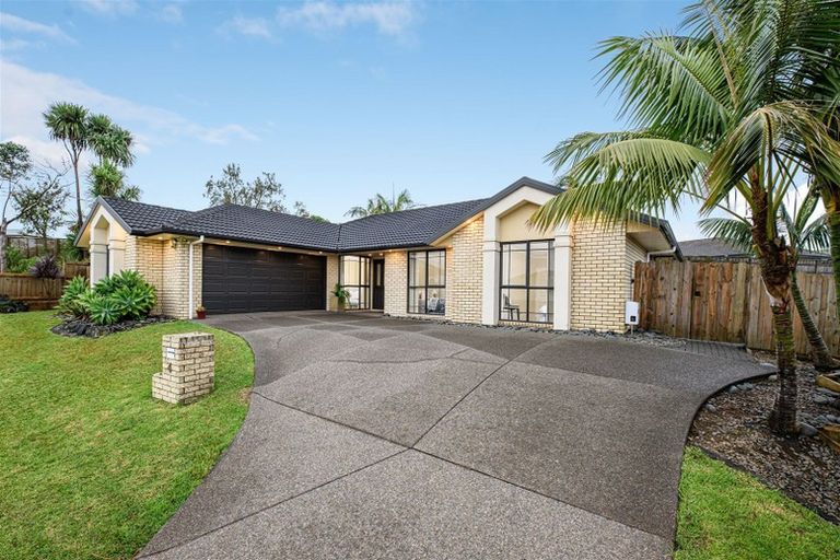 Photo of property in 4 Chelmsley Avenue, Henderson, Auckland, 0612