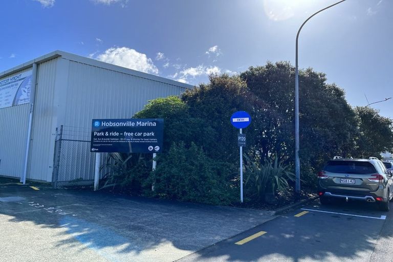 Photo of property in 9m Clearwater Cove, West Harbour, Auckland, 0618