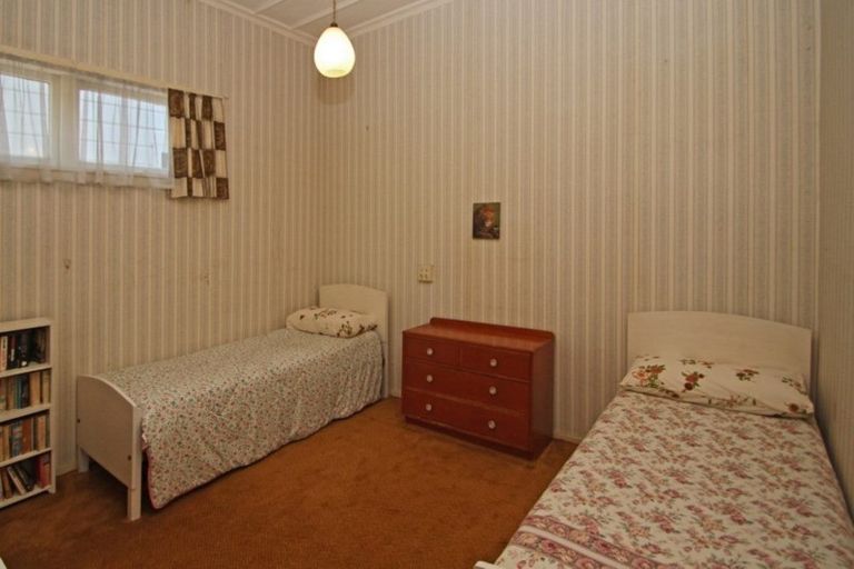 Photo of property in 25 Milton Road, Bluff Hill, Napier, 4110