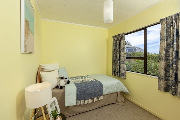 Photo of property in 36 Field Way, Waikanae Beach, Waikanae, 5036