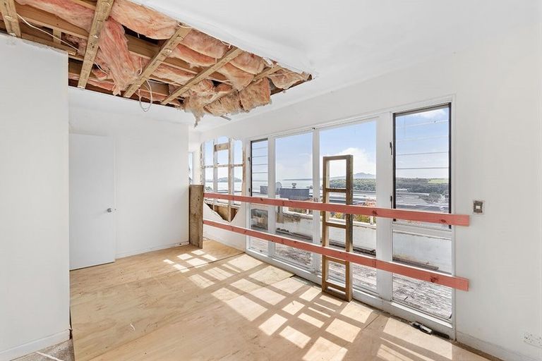 Photo of property in 9 Paritai Drive, Orakei, Auckland, 1071