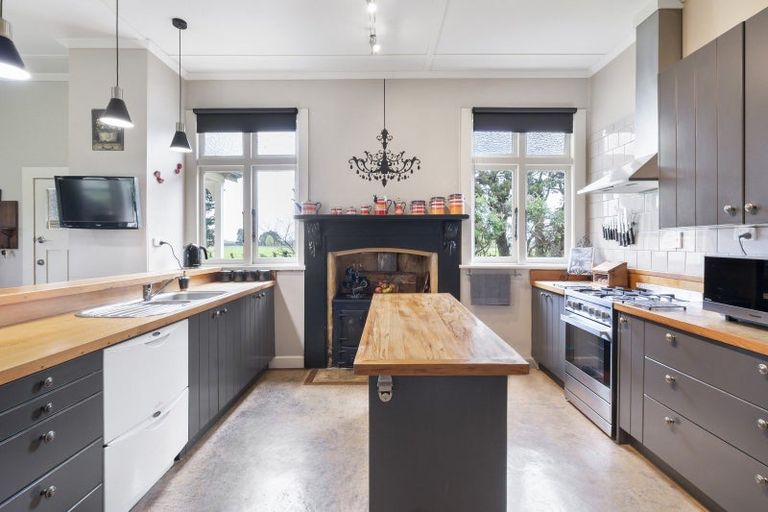 Photo of property in 740 Kimbolton Road, Feilding, 4777