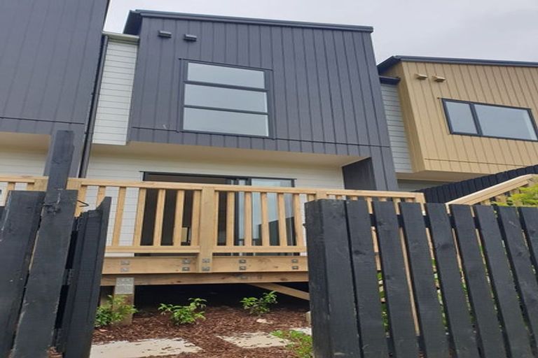 Photo of property in 4/47a Huntington Drive, Huntington Park, Auckland, 2013