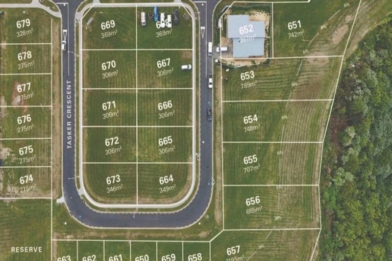 Photo of property in 37 Tasker Crescent, Pyes Pa, 3112