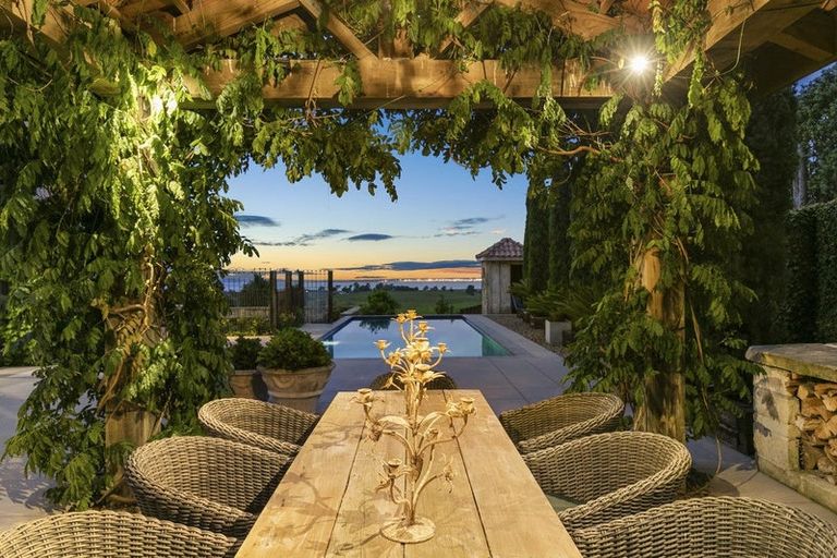 Photo of property in 68 Clark Road, Karaka, Papakura, 2580