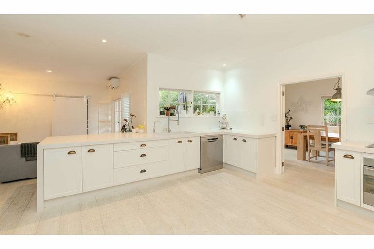 Photo of property in 37 Riverview Road, Kerikeri, 0230