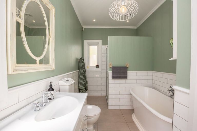 Photo of property in 32 Handyside Street, Tawa, Wellington, 5028