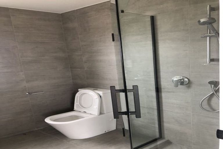 Photo of property in 8 Keating Rise, Northcross, Auckland, 0632