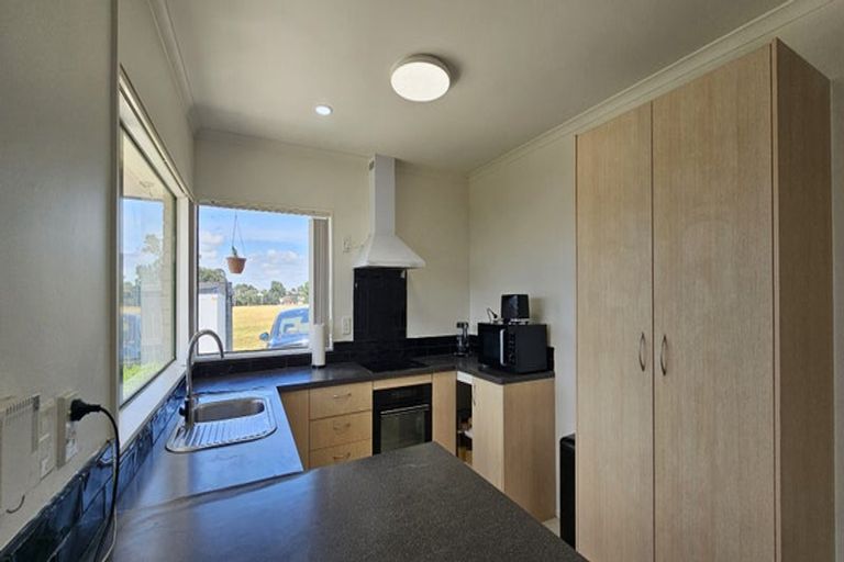 Photo of property in 28 Robert Ross Place, Clendon Park, Auckland, 2103