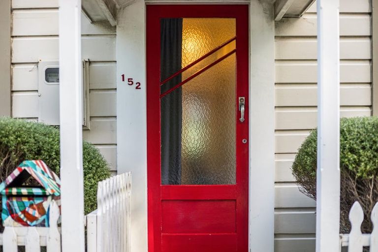 Photo of property in 152 Russell Terrace, Berhampore, Wellington, 6023