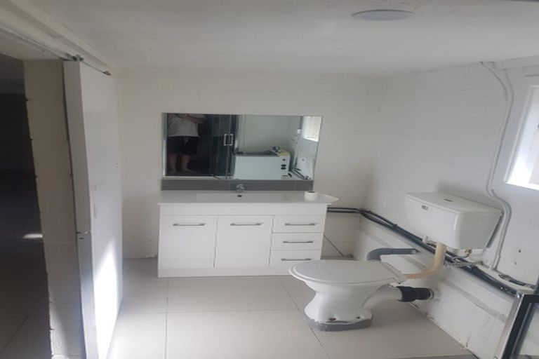 Photo of property in 20 Woodford Avenue, Henderson, Auckland, 0610