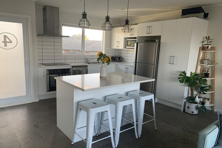 Photo of property in 4/133 Shakespeare Road, Milford, Auckland, 0620