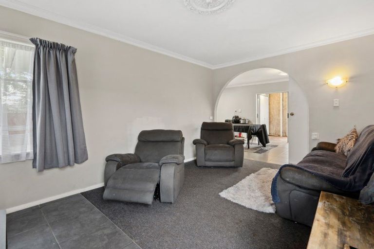 Photo of property in 106a Mako Mako Road, Levin, 5510