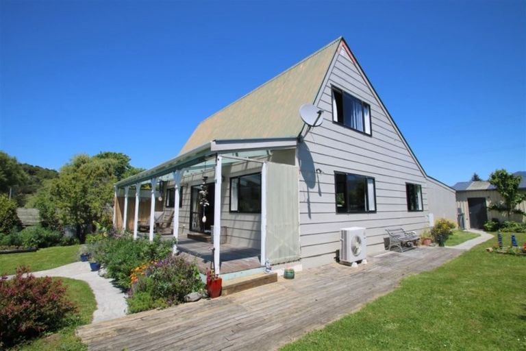 Photo of property in 3 Boundary Road, Takaka, 7110