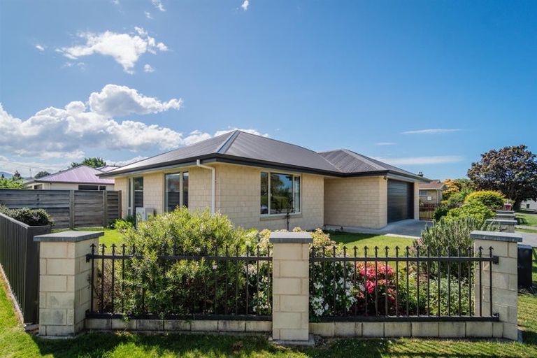 Photo of property in 36 Rhodes Street, Waimate, 7924