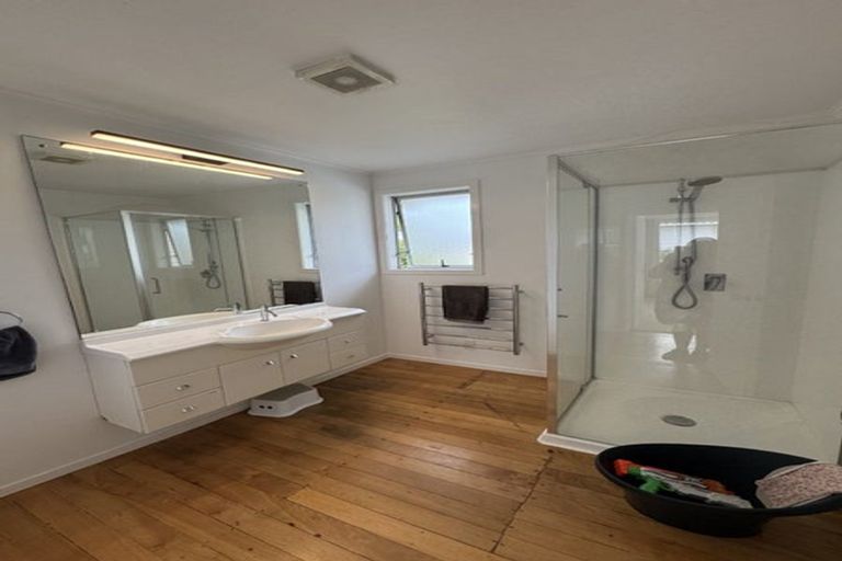 Photo of property in 12 Blue Way, Glendene, Auckland, 0602