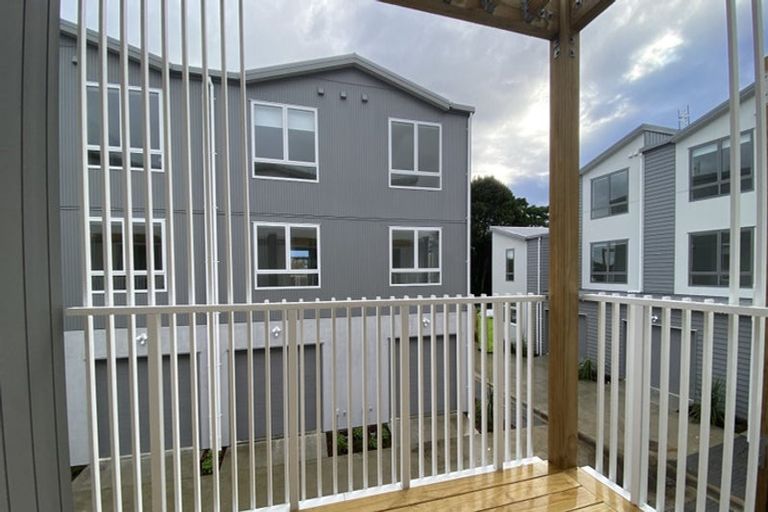 Photo of property in 5/2 Moor Avenue, Te Atatu Peninsula, Auckland, 0610