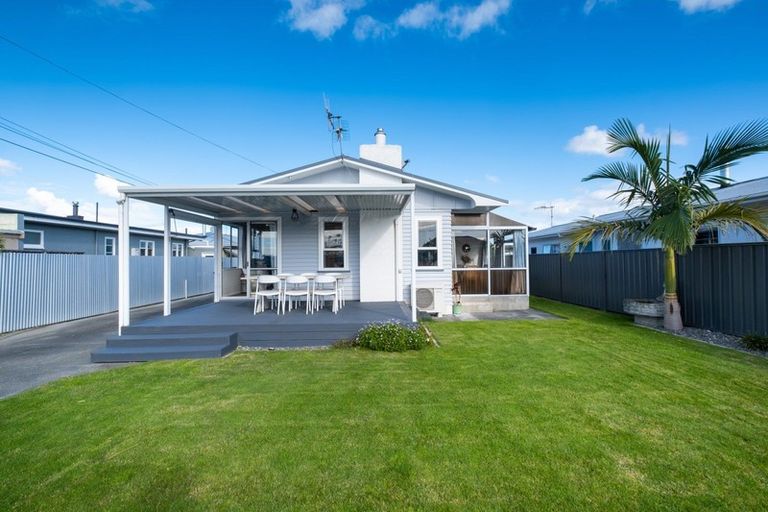 Photo of property in 27 Meeanee Road, Taradale, Napier, 4112
