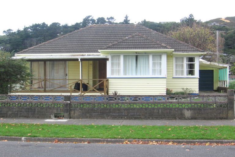 Photo of property in 20 Fisk Street, Naenae, Lower Hutt, 5011