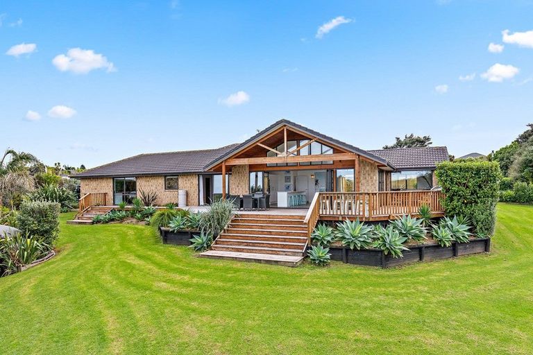 Photo of property in 68 Omana Avenue, Shelly Beach, Helensville, 0874