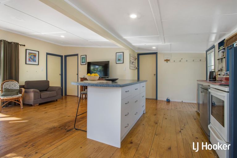 Photo of property in 106 Dillon Street, Waihi Beach, 3611