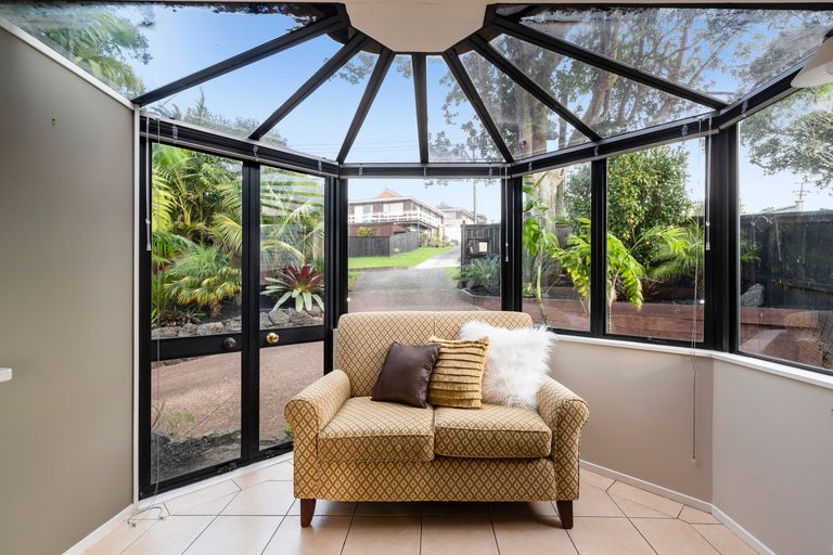 Photo of property in 29 Glencoe Road, Browns Bay, Auckland, 0630