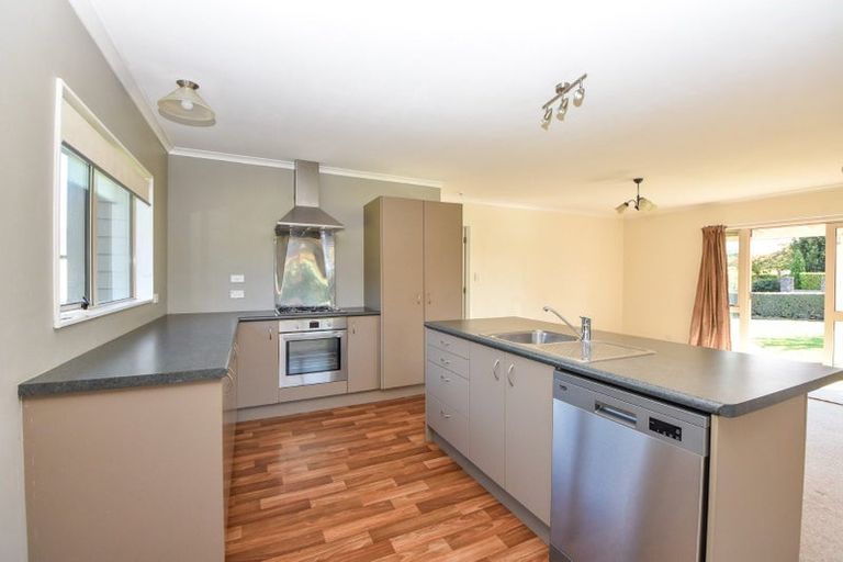 Photo of property in 44 Richmond Road, Carterton, 5713