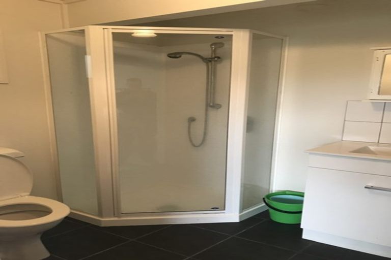 Photo of property in 70 Allington Road, Karori, Wellington, 6012