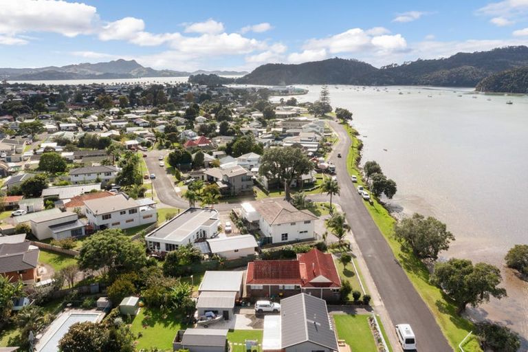 Photo of property in 27 Robinson Road, Whitianga, 3510