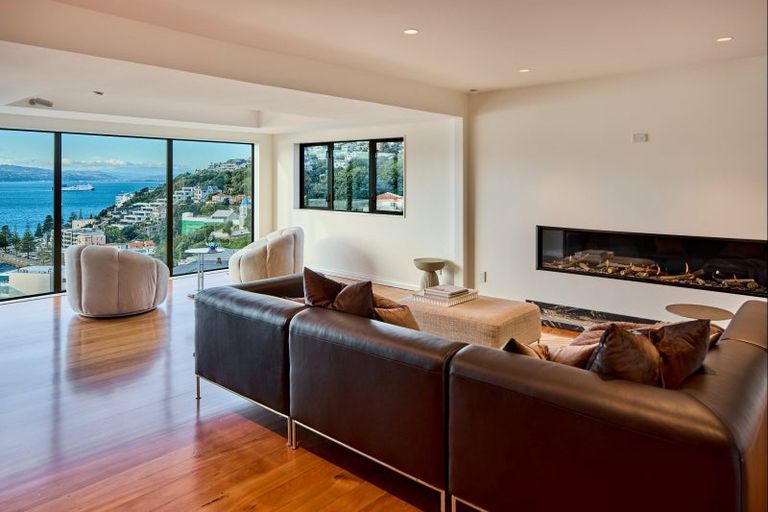 Photo of property in 3 Bayview Terrace, Oriental Bay, Wellington, 6011