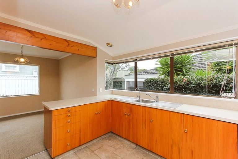 Photo of property in 19 Paynters Avenue, Strandon, New Plymouth, 4312